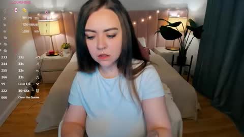 Snapshot of ashton_heidi chatting on October 2025 11:02:01 PM Your girlfriend online show from October 2025 11:02:01 PM