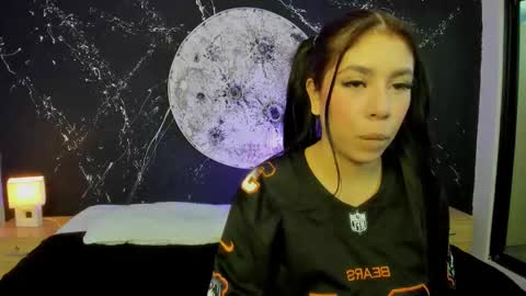 Asia and Zoe online show from September 2025 12:26:01 PM
