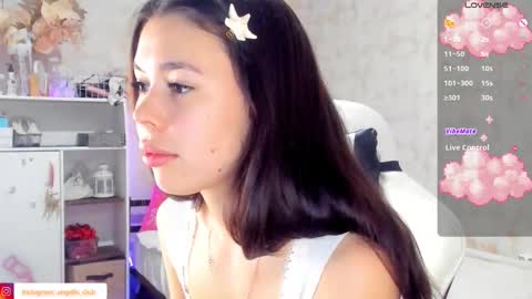 Snapshot of asian_angell chatting on October 2025 11:34:02 AM adeline online show from October 2025 11:34:02 AM