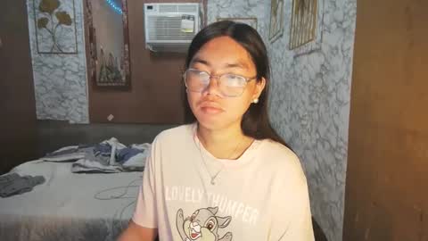 Snapshot of asian_rhean chatting on October 2025 10:53:02 PM Rhean online show from October 2025 10:53:02 PM