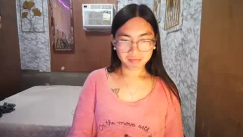 Snapshot of asian_rhean chatting on October 2025 11:31:02 AM Rhean online show from October 2025 11:31:02 AM