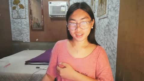 Snapshot of asian_rhean chatting on October 2025 11:36:01 PM Rhean online show from October 2025 11:36:01 PM