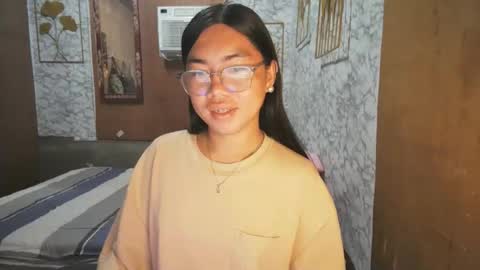 Snapshot of asian_rhean chatting on October 2025 10:54:02 PM Rhean online show from October 2025 10:54:02 PM