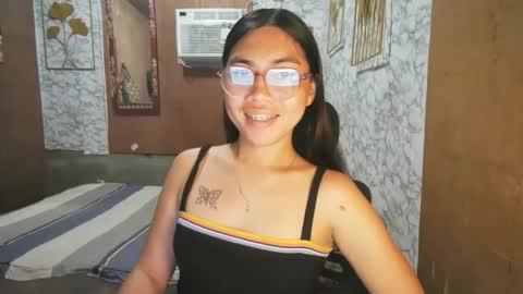 Snapshot of asian_rhean chatting on November 2025 08:47:01 AM Rhean online show from November 2025 08:47:01 AM