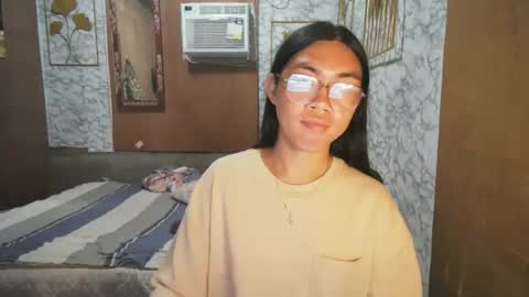 Snapshot of asian_rhean chatting on November 2025 11:32:02 AM Rhean online show from November 2025 11:32:02 AM