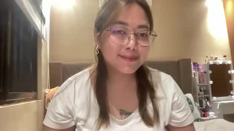 Snapshot of asianbunny10 chatting on October 2025 10:15:01 AM Curvy online show from October 2025 10:15:01 AM