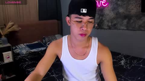 asiancum_peter online show from November 2025 02:33:01 AM