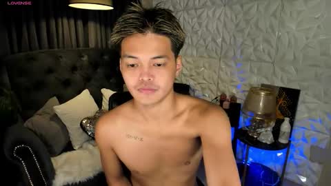 Snapshot of asianhugescott chatting on November 2025 05:22:01 PM VICTORIA SCOTT online show from November 2025 05:22:01 PM