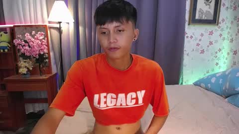 Snapshot of asiansmokeyxx chatting on February 2025 01:32:01 PM prince online show from February 2025 01:32:01 PM