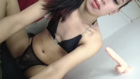 Snapshot of asiantikolina chatting on October 2025 08:53:02 PM tikolina online show from October 2025 08:53:02 PM