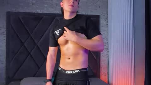 Aslan  online show from December 2025 08:49:02 PM