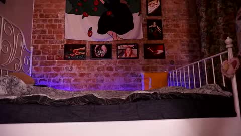 Snapshot of assgives chatting on October 2025 03:40:02 AM Eva online show from October 2025 03:40:02 AM