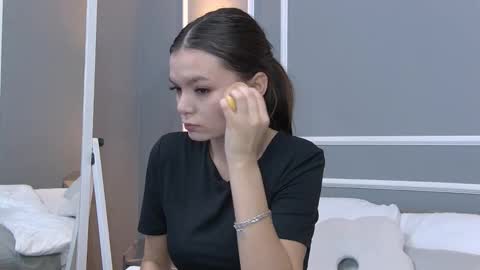 Aster Quinn online show from October 2025 03:51:02 PM