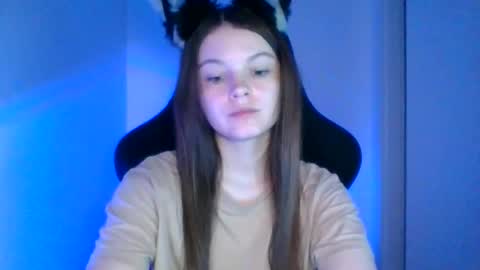 astradream_ online show from September 2025 05:17:01 PM