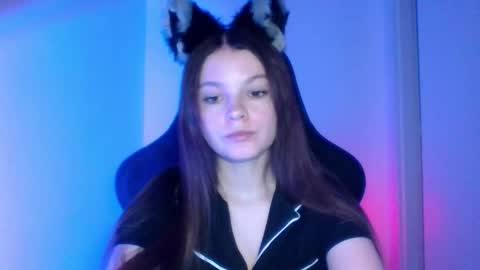 astradream_ online show from October 2025 05:32:02 PM