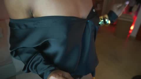 Snapshot of astrea_1 chatting on September 2025 12:11:01 AM Astrea online show from September 2025 12:11:01 AM