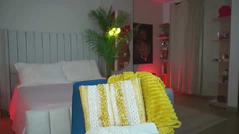 Snapshot of astrea_1 chatting on September 2025 12:14:01 AM Astrea online show from September 2025 12:14:01 AM