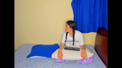 Snapshot of astredad2025 chatting on November 2025 03:07:01 AM Mag and Molly online show from November 2025 03:07:01 AM