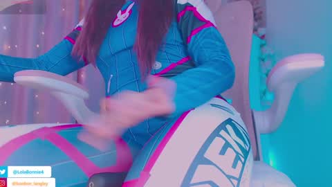 Snapshot of asuka_langleysoryu chatting on February 2025 06:24:01 PM Bonnie online show from February 2025 06:24:01 PM