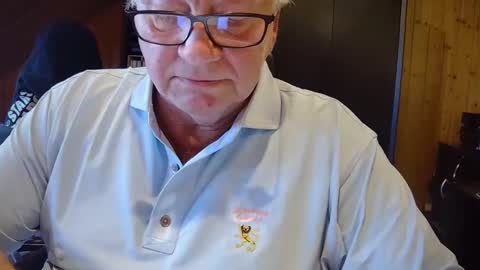 Snapshot of asusandy chatting on October 2025 03:02:02 PM asusandy online show from October 2025 03:02:02 PM