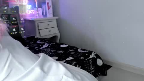 Snapshot of atena_hill chatting on October 2025 08:19:02 PM Athena online show from October 2025 08:19:02 PM