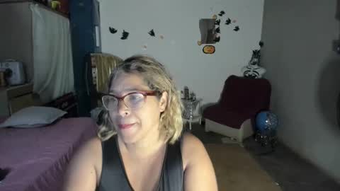 Snapshot of atenea412929 chatting on November 2025 09:48:01 PM atenea412929 online show from November 2025 09:48:01 PM