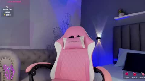 Snapshot of atenea_jones_ chatting on October 2025 02:18:02 PM Atenea online show from October 2025 02:18:02 PM