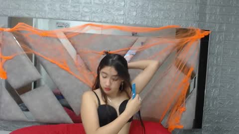 Snapshot of atenea_petit chatting on October 2025 11:40:01 AM atenea_petit online show from October 2025 11:40:01 AM