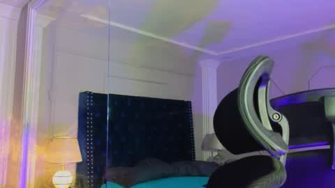 Athenea sky  online show from December 2025 10:07:01 PM