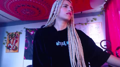 Snapshot of ateneasairce chatting on October 2025 03:05:02 PM Atenea online show from October 2025 03:05:02 PM