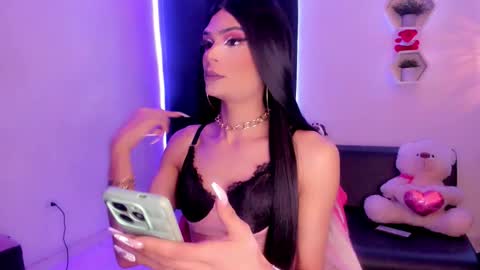 ateneataylor online show from September 2025 02:45:01 AM