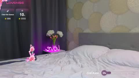 athena starry online show from September 2025 04:45:01 PM