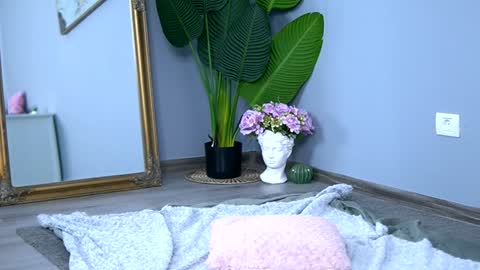 Isabella online show from December 2024 11:22:01 PM