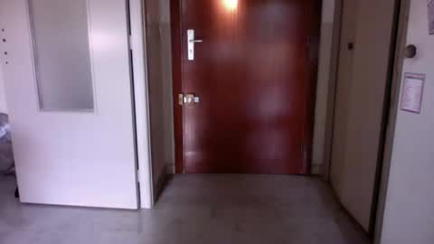 auguste061400 online show from November 2025 09:21:01 AM