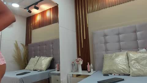 Snapshot of aurarey chatting on November 2025 07:45:02 PM Aura Rey online show from November 2025 07:45:02 PM