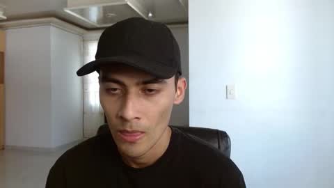 Snapshot of aureliv1 chatting on October 2025 08:27:02 PM Aureliano online show from October 2025 08:27:02 PM