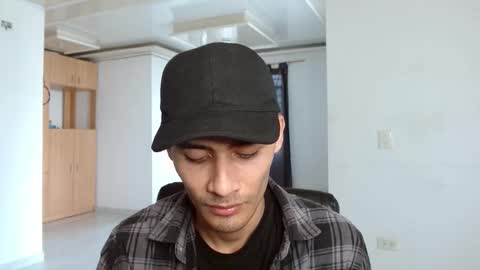 Snapshot of aureliv1 chatting on October 2025 09:56:01 PM Aureliano online show from October 2025 09:56:01 PM