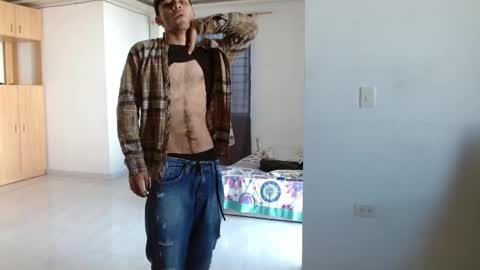 Snapshot of aureliv1 chatting on October 2025 08:42:01 PM Aureliano online show from October 2025 08:42:01 PM