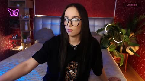 Snapshot of aurora_aksness chatting on February 2025 06:15:02 PM Aurora online show from February 2025 06:15:02 PM