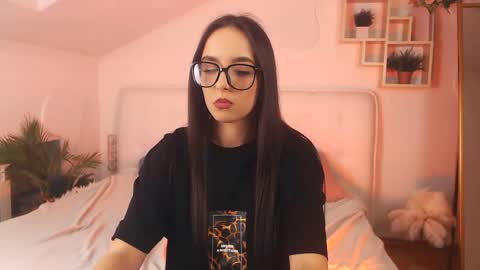 Snapshot of aurora_aksness chatting on February 2025 05:40:02 PM Aurora online show from February 2025 05:40:02 PM