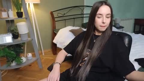 Snapshot of aurora_aksness chatting on February 2025 10:44:02 AM Aurora online show from February 2025 10:44:02 AM