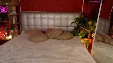 Snapshot of aurora_aksness chatting on March 2025 06:43:02 PM Aurora online show from March 2025 06:43:02 PM