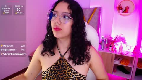 Snapshot of aurora_brown chatting on January 2025 04:32:01 AM Aurora online show from January 2025 04:32:01 AM