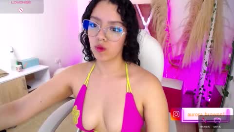 Snapshot of aurora_brown chatting on September 2025 05:18:01 AM Aurora online show from September 2025 05:18:01 AM