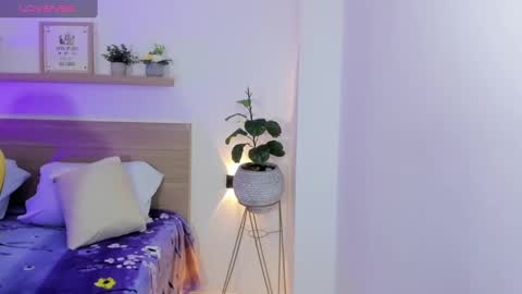 aurora_rodriguez online show from December 2024 01:43:02 PM