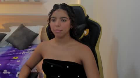 aurora_rodriguez online show from February 2025 12:33:01 PM