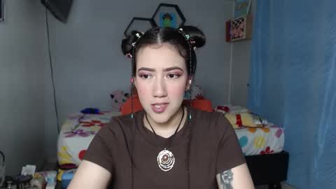 Snapshot of aurora_shy_ chatting on November 2025 11:38:02 AM Aurora online show from November 2025 11:38:02 AM