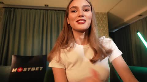 Aurora online show from December 2024 06:00:02 AM