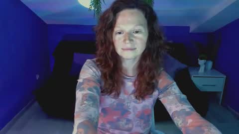 auroraborealis__ online show from September 2025 06:59:02 AM