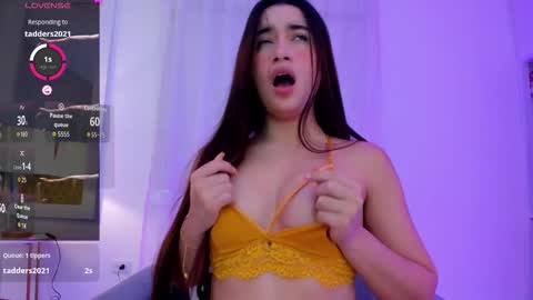 Snapshot of auroramiiller chatting on November 2025 09:15:01 PM Aurora Miiller online show from November 2025 09:15:01 PM